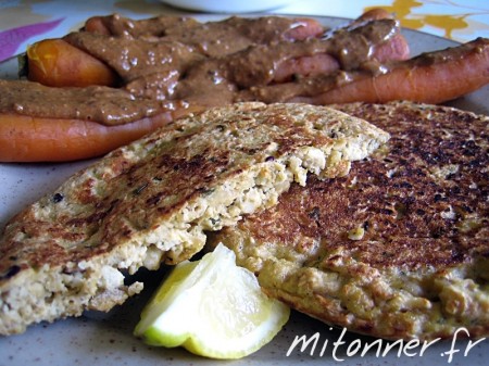 Galettes végétales aux carottes nouvelles sauce miso-noix